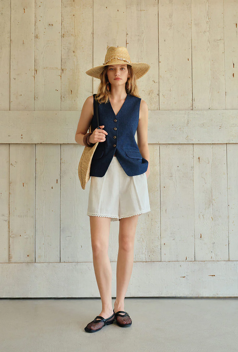 Elodie Embroidered Linen Shorts - White - Image 12